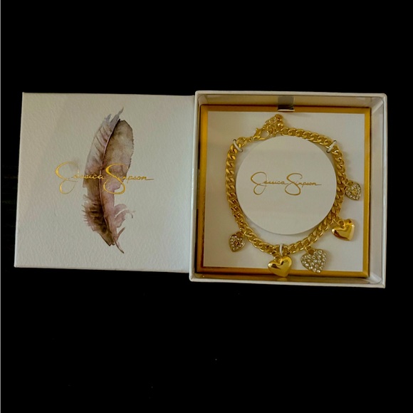 NEW Jessica Simpson gold charm bracelet - Picture 1 of 2